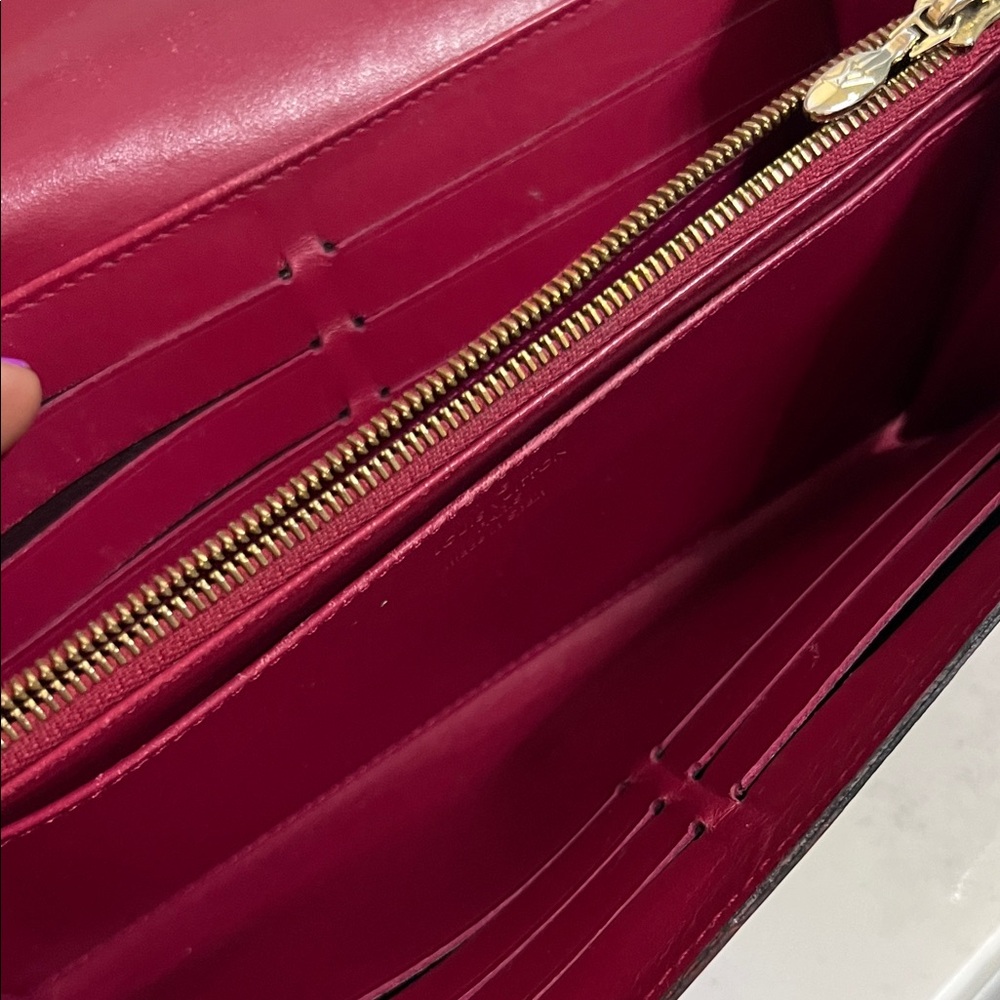 Louis Vuitton Glossy Red Patent Large Wallet with Gold LV Emblem - Picture 8 of 9